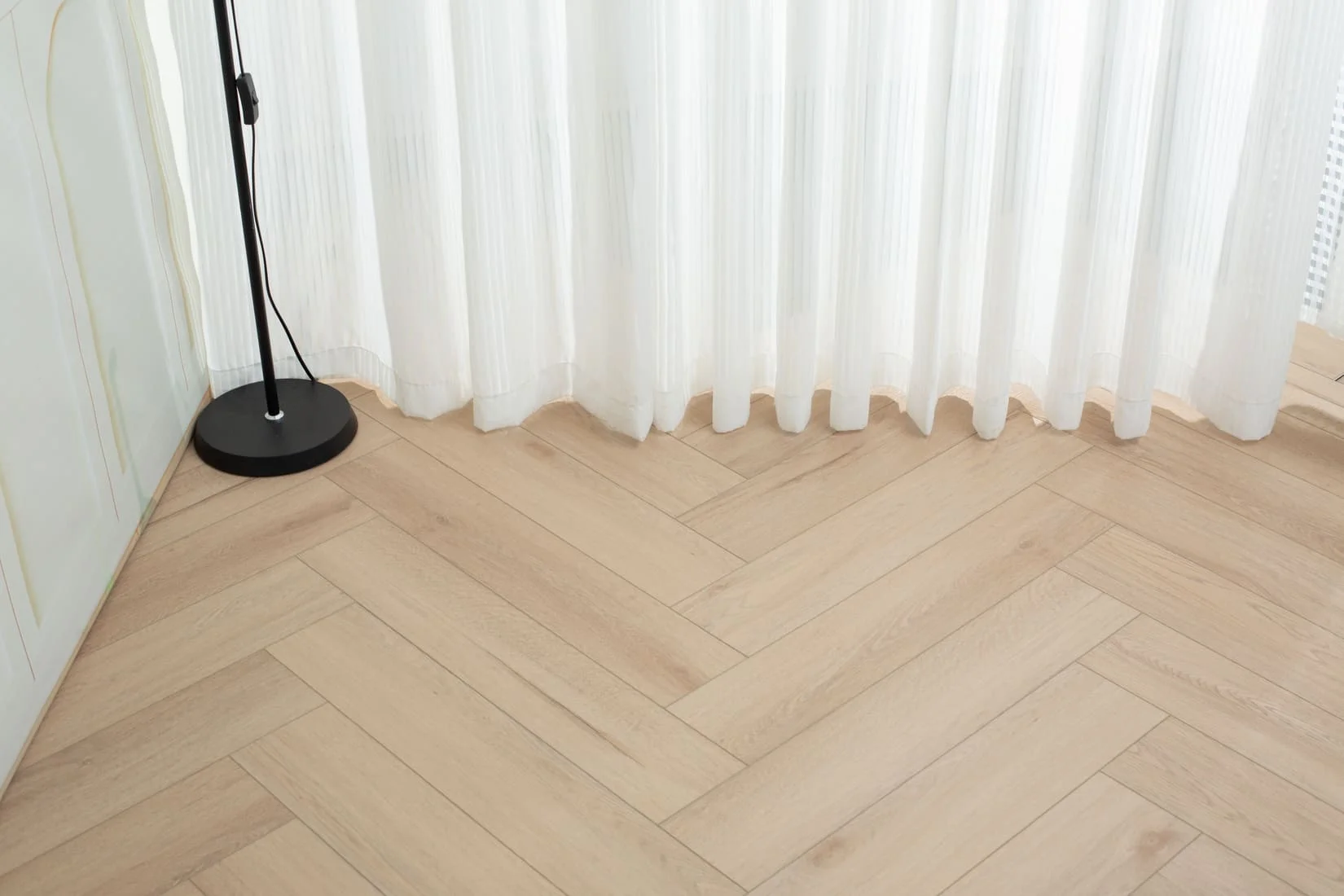 Плитка SPC "OneFloor" 3032 А,В  ЁЛКА (640*128*4 мм) — купить в Калуге