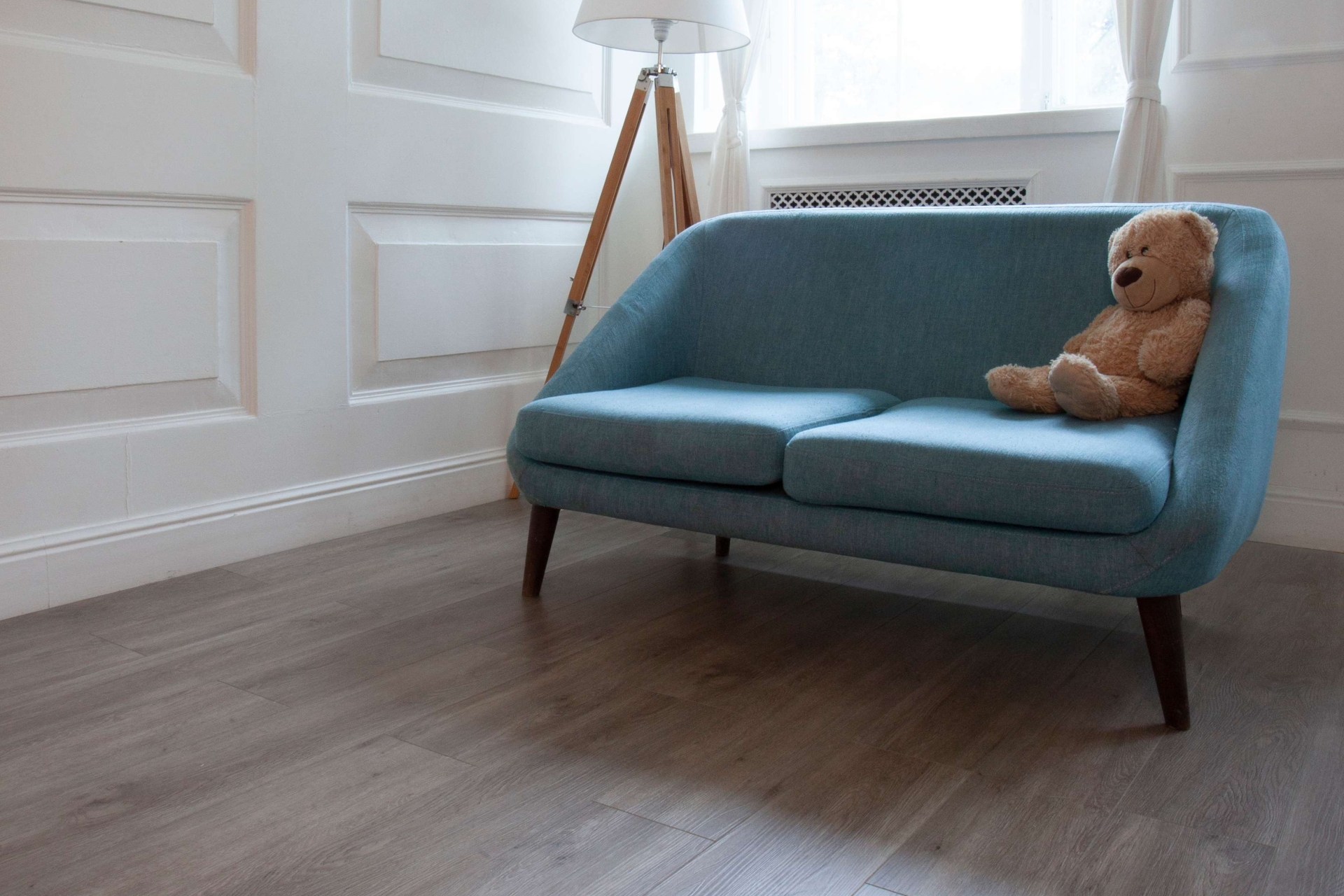 Усовершенствованная кварц-виниловая плитка «Damy Floor» Дуб Горный (1227*187*2,5 мм) — купить в Калуге