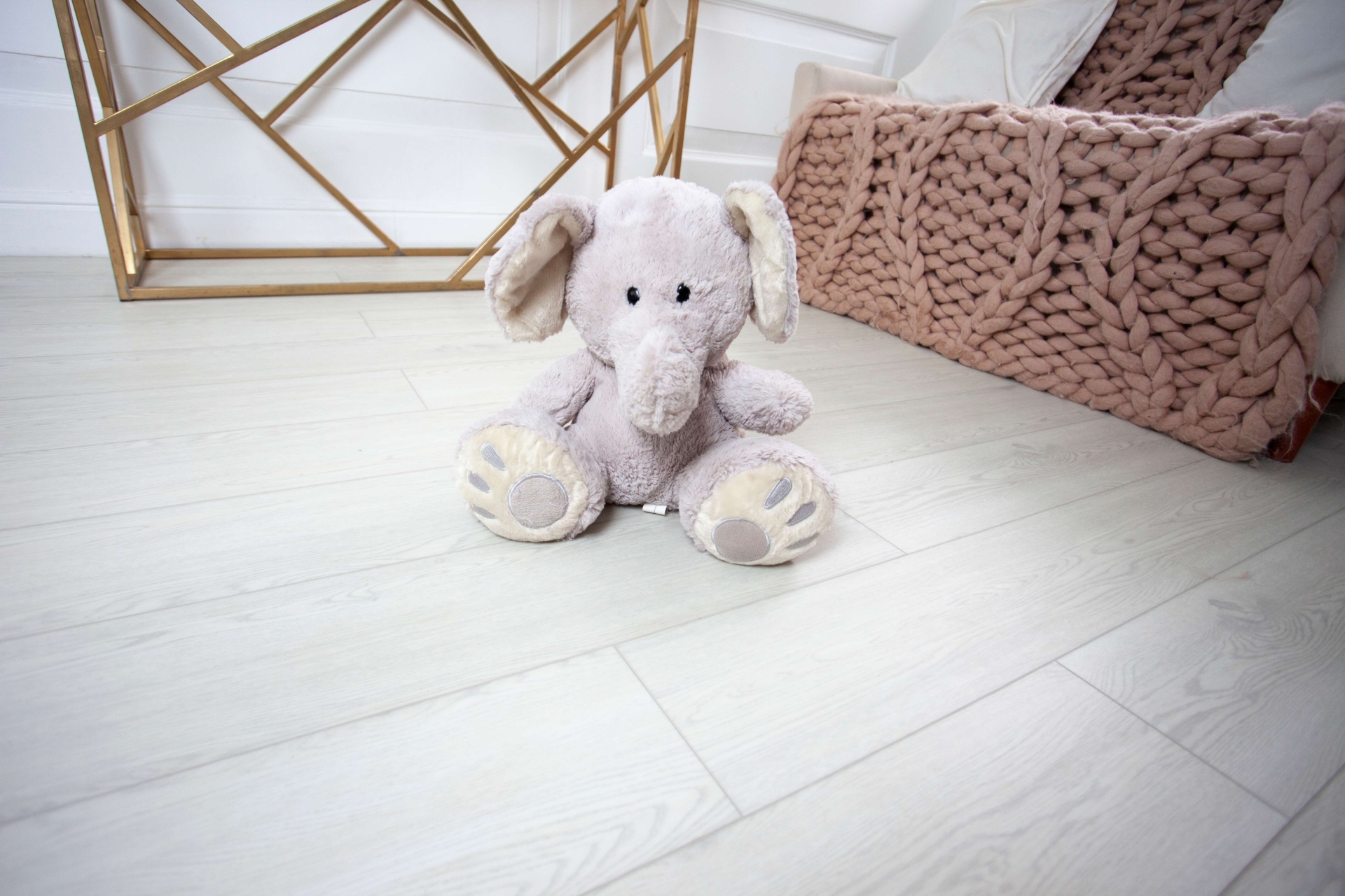 Усовершенствованная кварц-виниловая плитка «Damy Floor» Дуб Светлый (1227*187*2,5 мм) — купить в Калуге