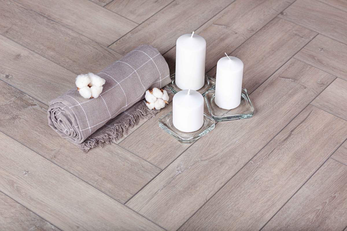 Замковая ПВХ плитка "Aberhof" Carmelita 1682 (615*123*5 мм) — купить в Калуге