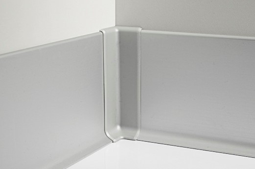 Угол внутренний к алюминиевому плинтусу 60мм анодированное серебро — купить в Калуге