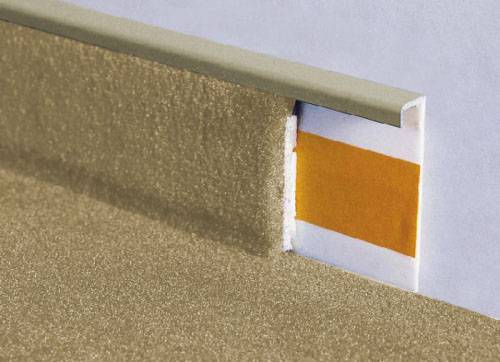 Плинтус для ковролина "Korner" Listwa светло-бежевый (2500*13,8*50 мм) — купить в Калуге