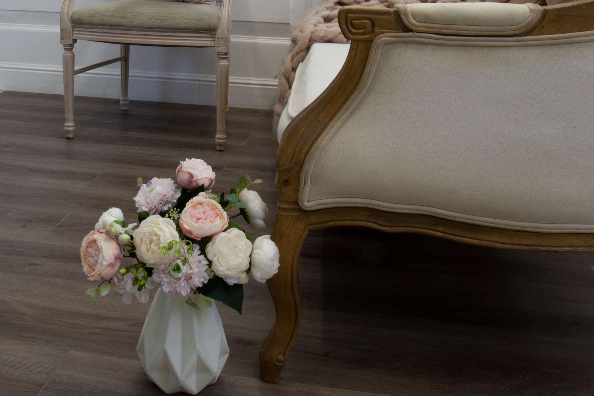 Усовершенствованная кварц-виниловая плитка «Damy Floor» Дуб Кантри (1227*187*2,5 мм) — купить в Калуге