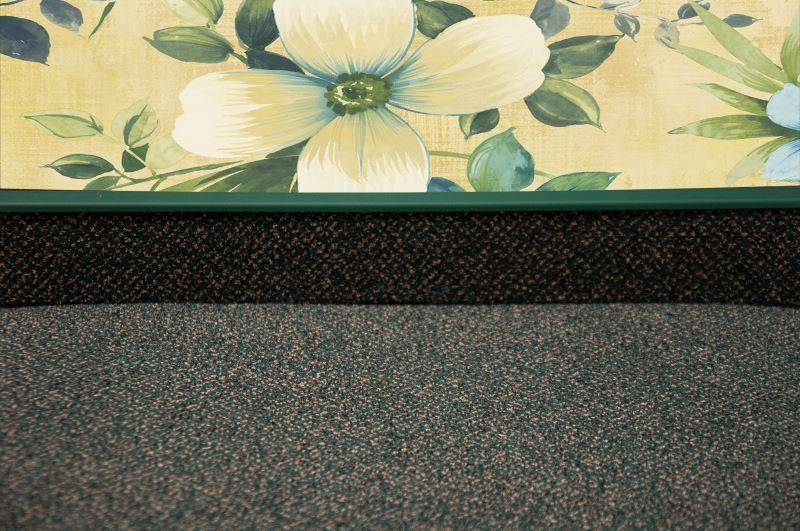 Плинтус для ковролина "Korner" Listwa зеленый (2500*13,8*50 мм) — купить в Калуге