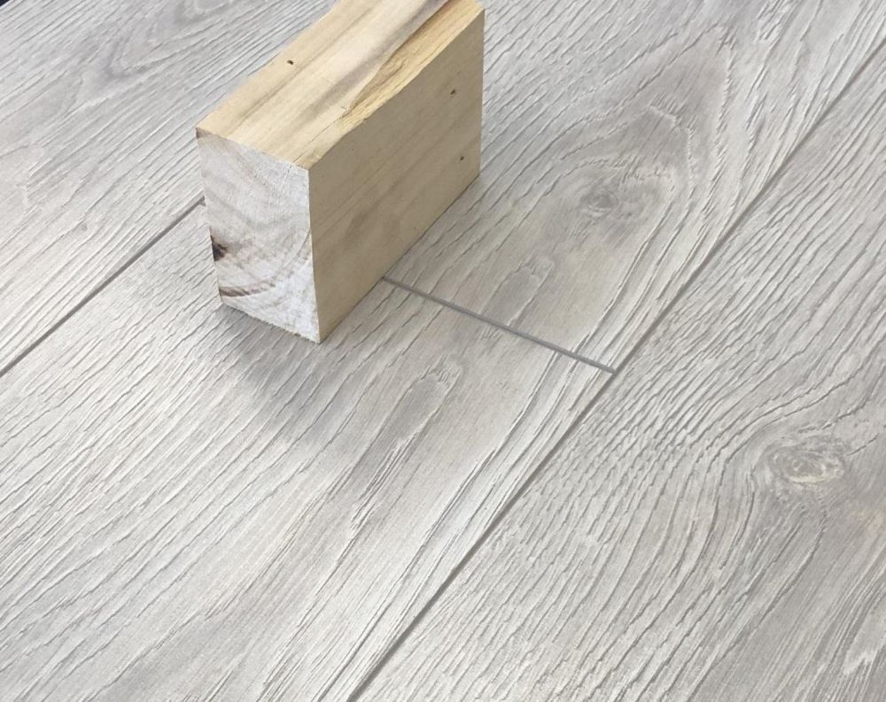 Ламинат "SunFloor" 8/32 4V Дуб Лайн 37 (1380*193*8 мм) — купить в Калуге