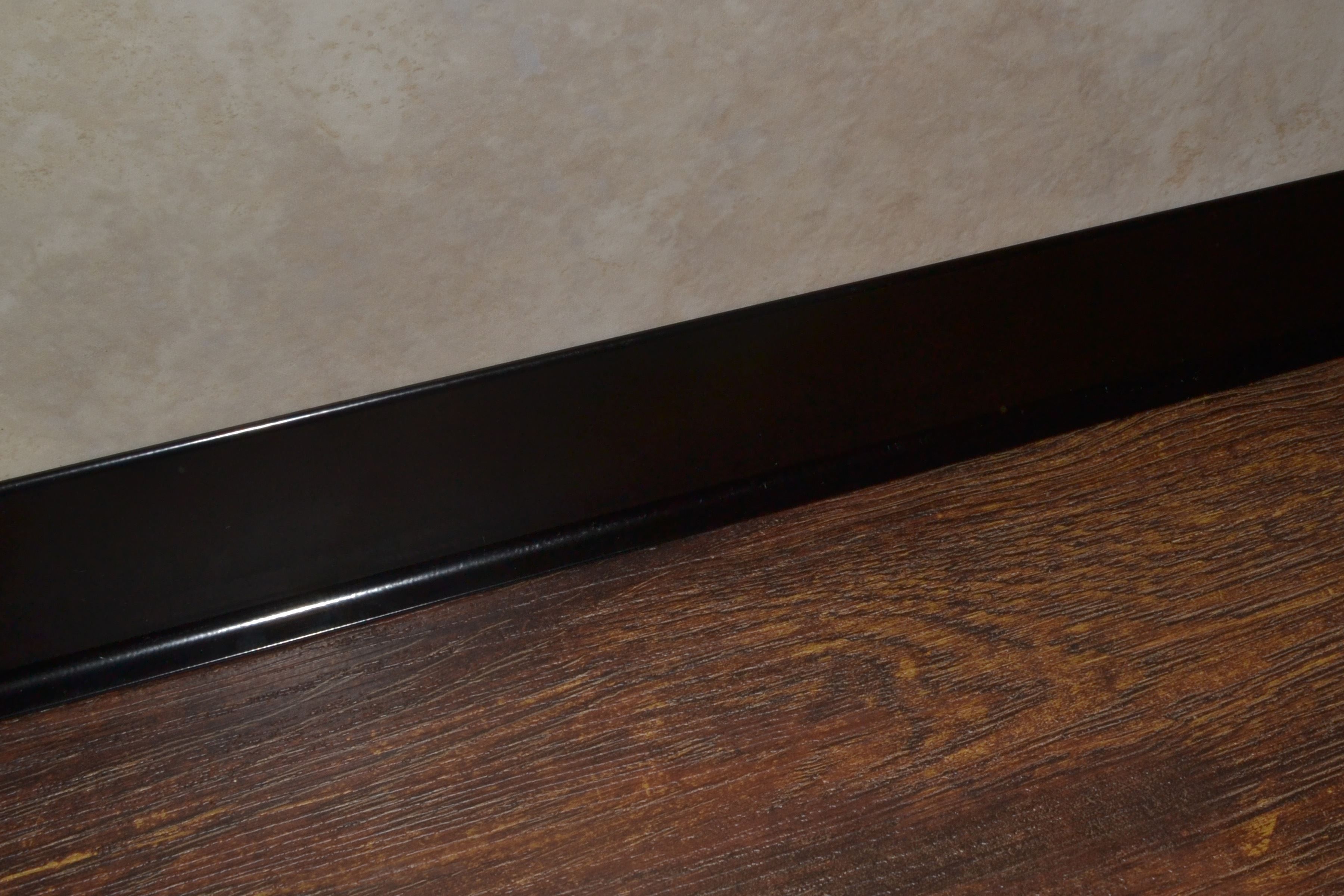 Плинтус алюминиевый L-образный черный (2500*11*60 мм) — купить в Калуге