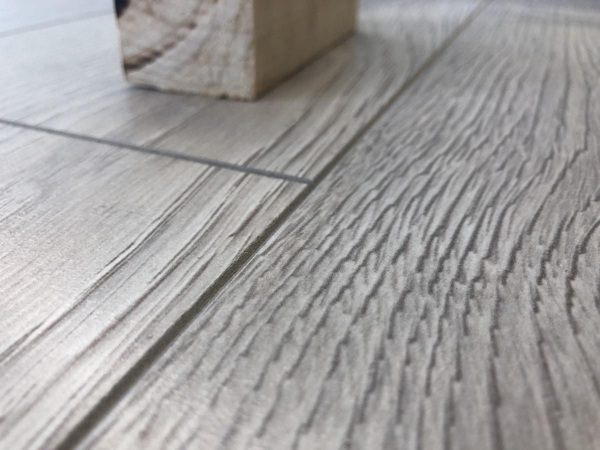 Ламинат "SunFloor" 8/32 4V Дуб Лайн 37 (1380*193*8 мм) — купить в Калуге