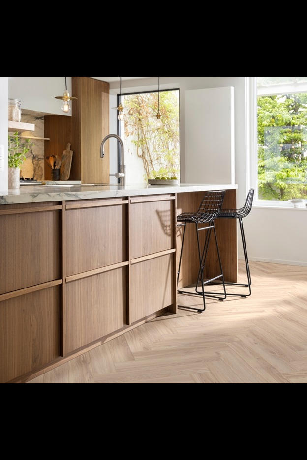 Замковая ПВХ плитка Blackjack Oak 22210 (630*126*6 мм) — купить в Калуге