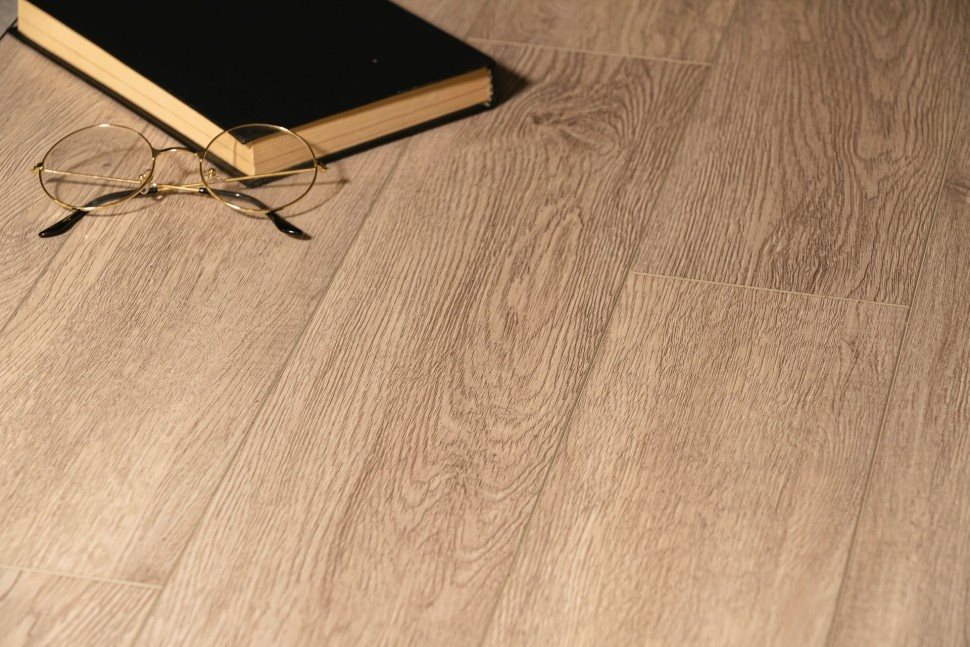 Виниловый ламинат "Bonkeel" Style Дуб Гарднер (1200*125*4 мм) — купить в Калуге