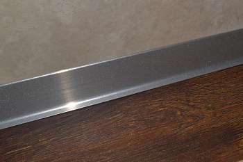 Плинтус алюминиевый L-образный серебристый (2500*11*60 мм) — фото и характеристики