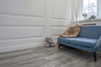 Усовершенствованная кварц-виниловая плитка «Damy Floor» Дуб Рустикальный Серый (1227*187*2,5 мм) — фото и характеристики